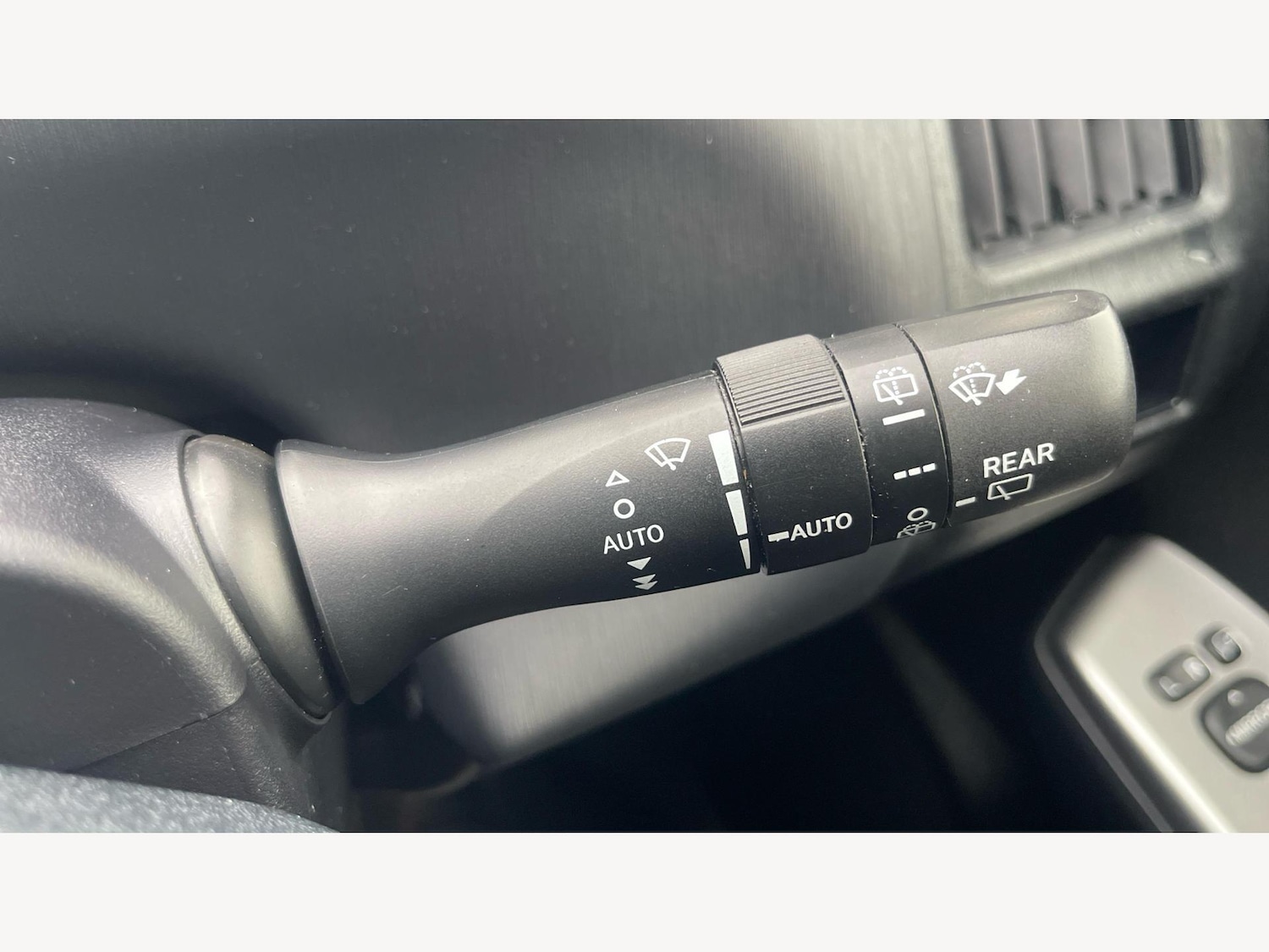 Used Toyota Prius+ 2019 for sale - 76425622: Photo 23