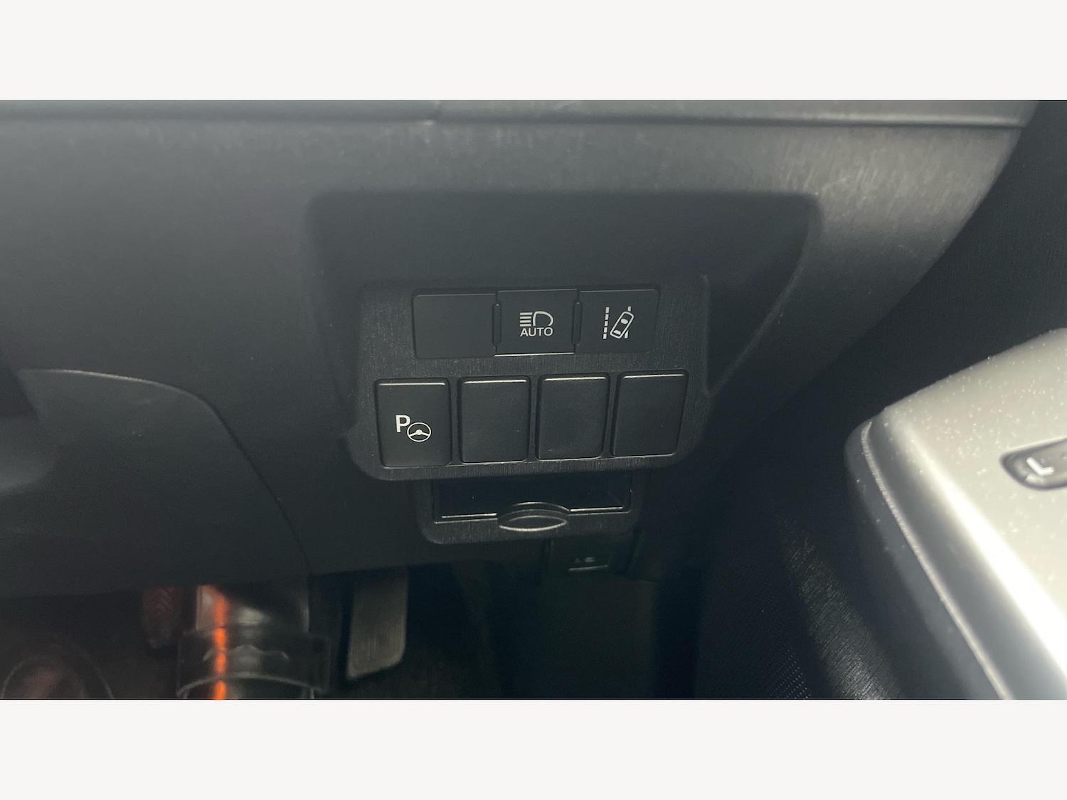 Used Toyota Prius+ 2019 for sale - 76425622: Photo 25