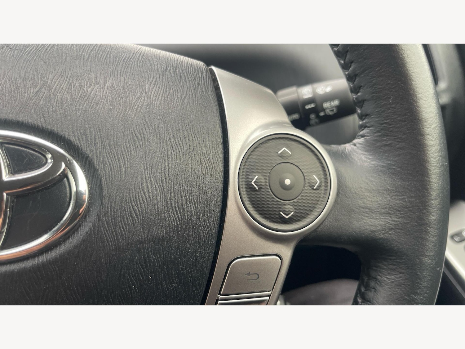 Used Toyota Prius+ 2019 for sale - 76425622: Photo 32