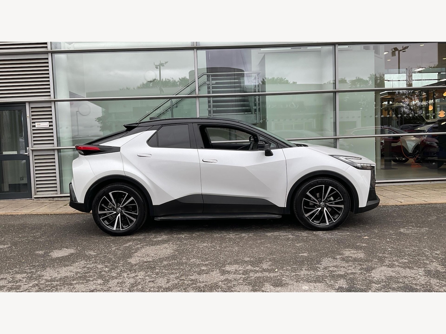 Used Toyota C-HR 2025 for sale - 76422936: Photo 18