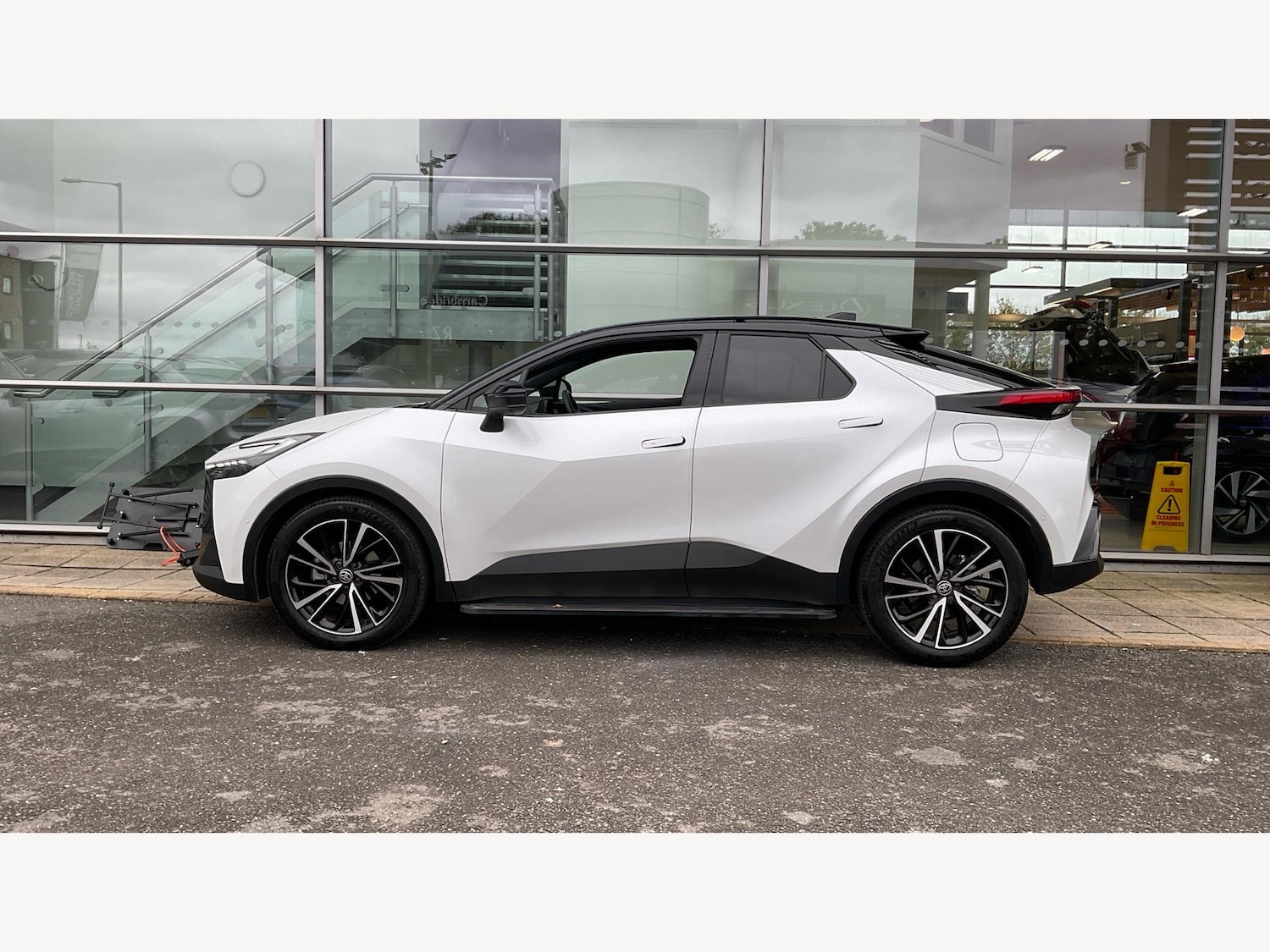 Used Toyota C-HR 2025 for sale - 76422936: Photo 19
