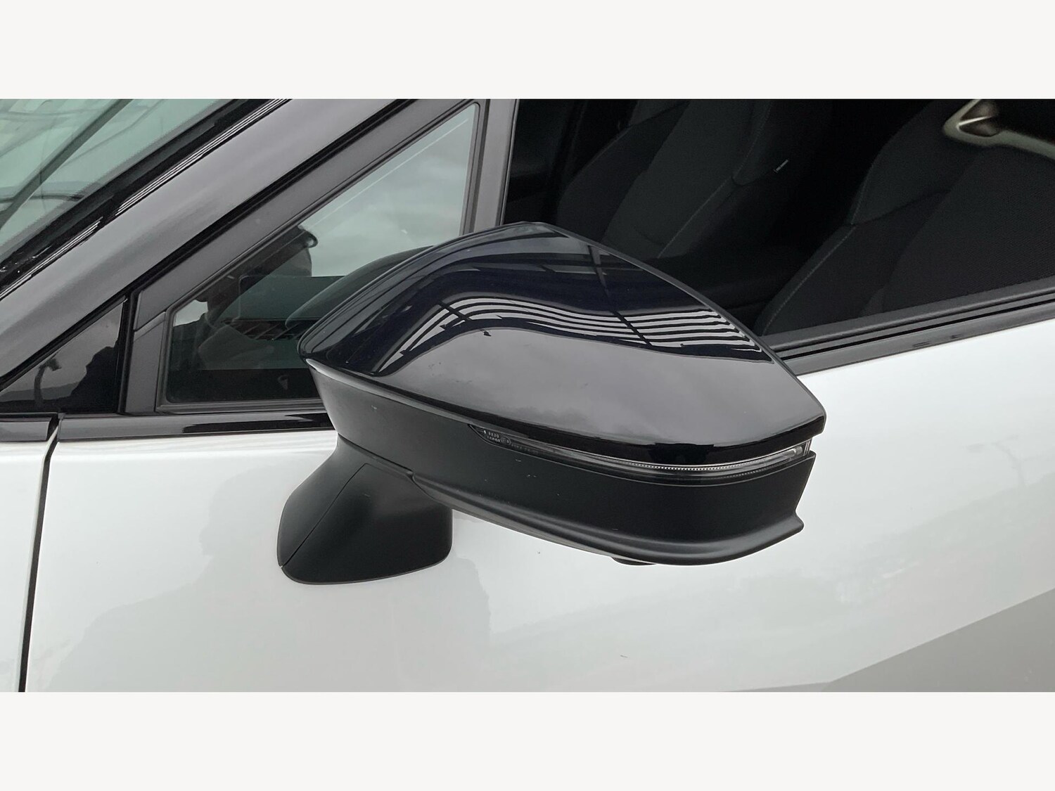 Used Toyota C-HR 2025 for sale - 76422936: Photo 25