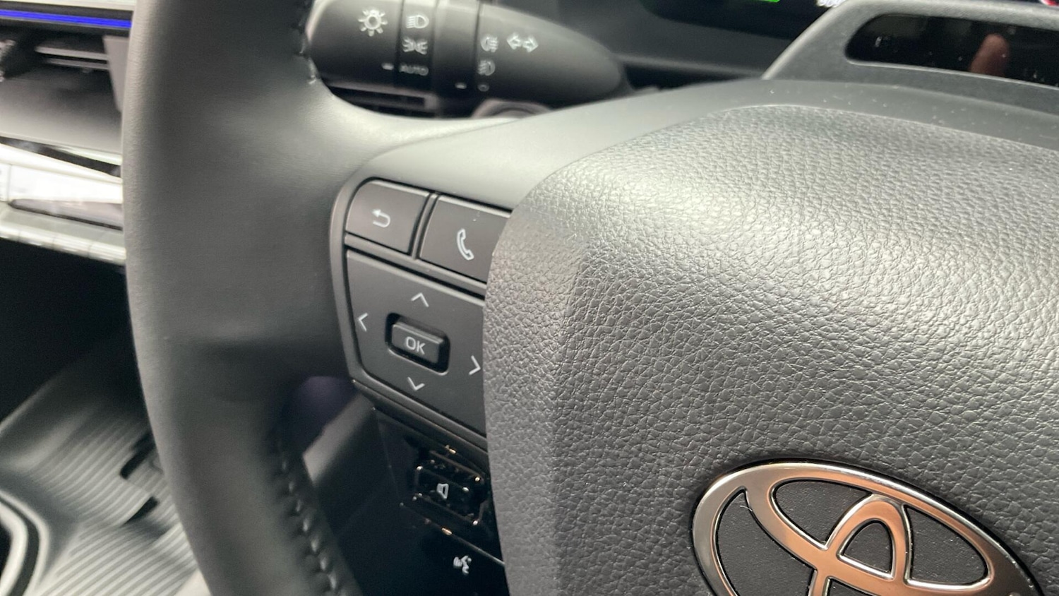 Used Toyota C-HR 2025 for sale - 76422936: Photo 41