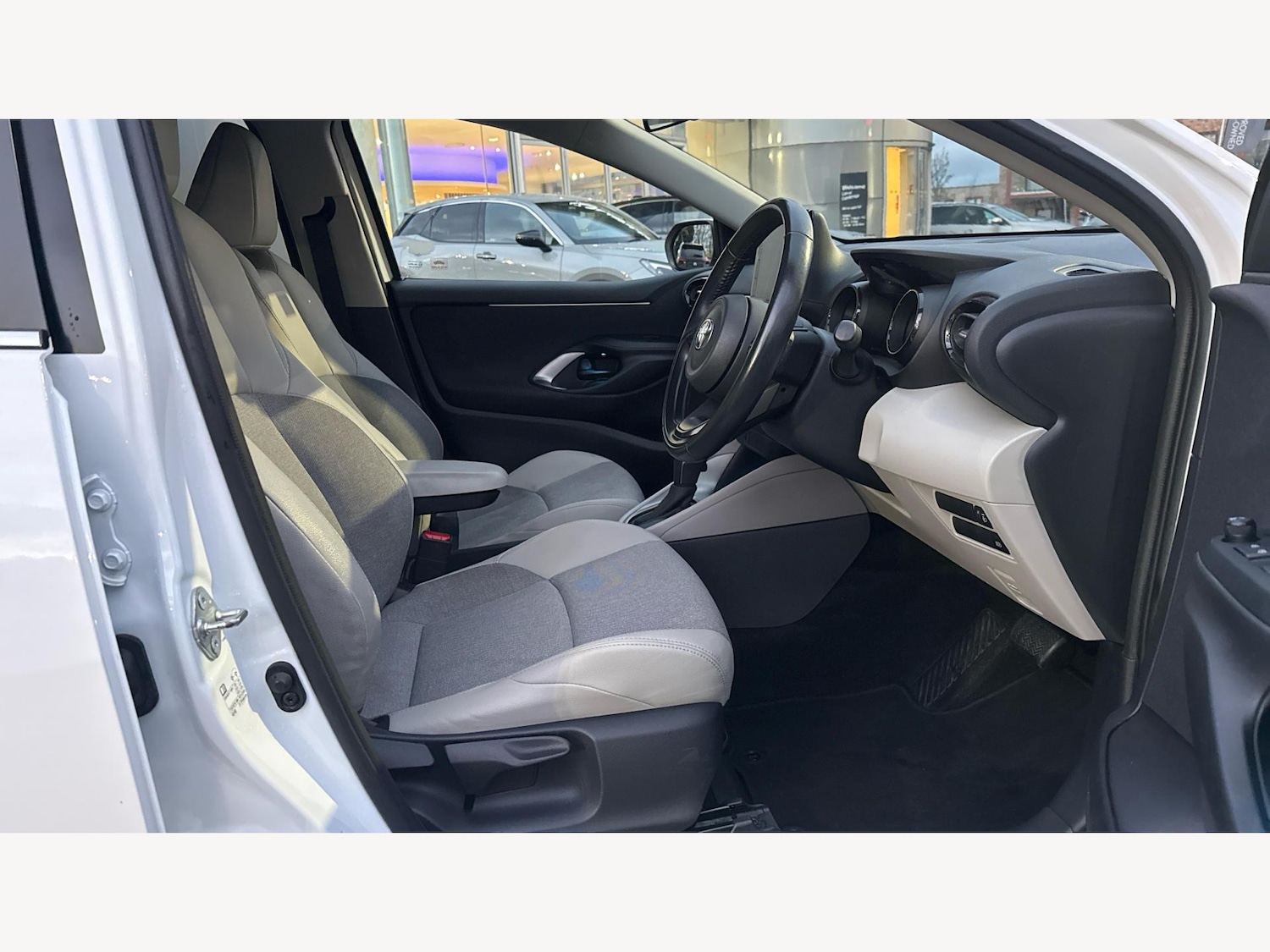 Used Toyota Yaris 2022 for sale - 76646313: Photo 13