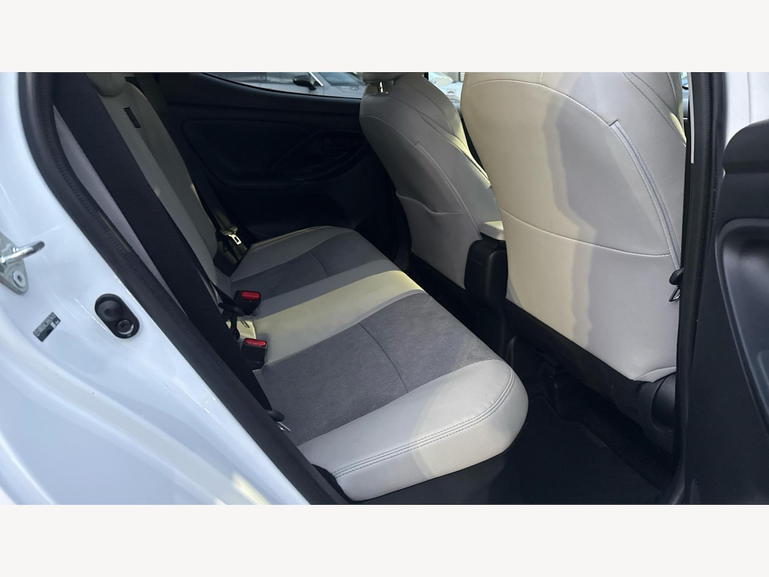 Used Toyota Yaris 2022 for sale - 76646313: Photo 14