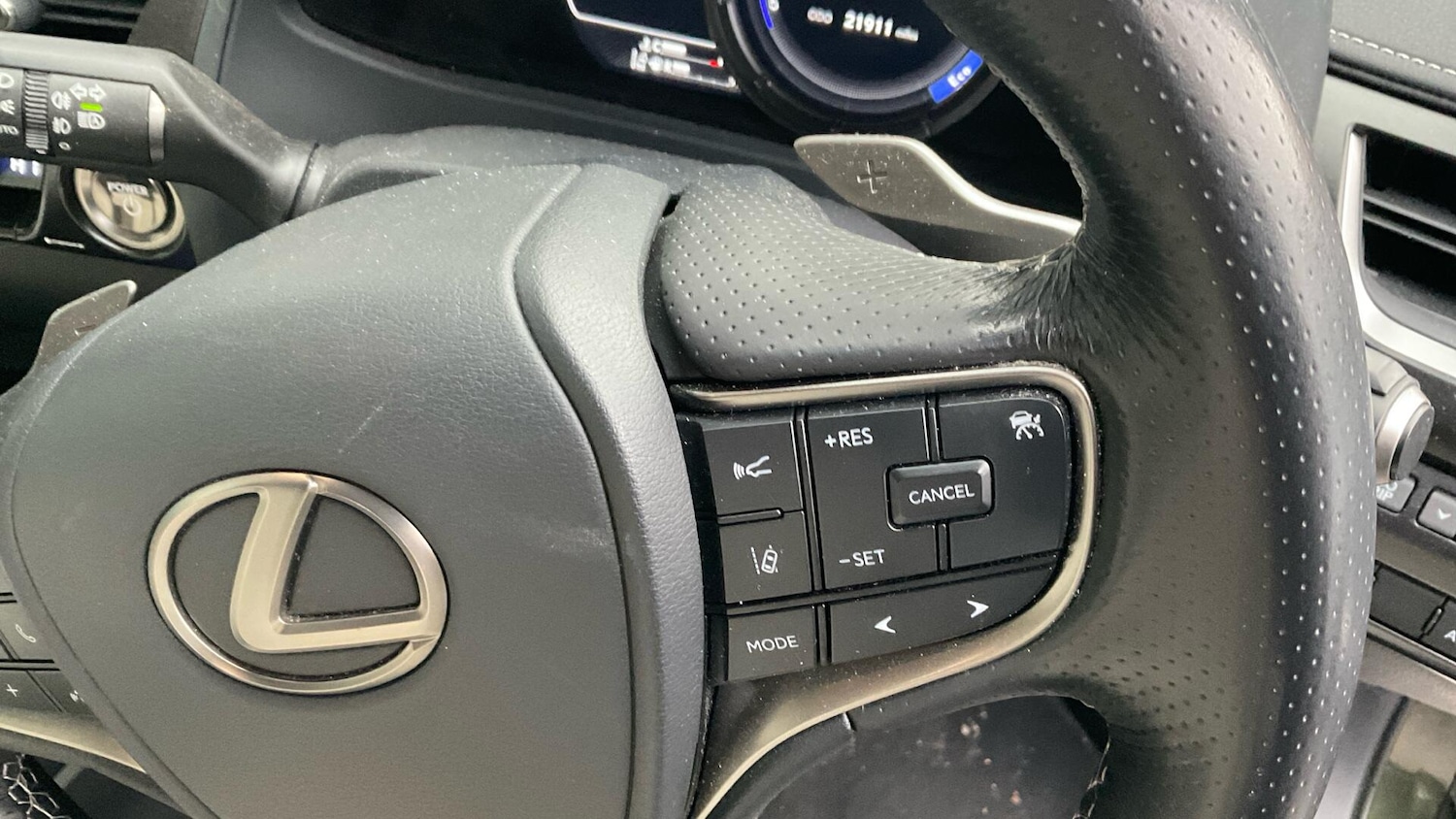 Used Lexus UX 2023 for sale - 76398588: Photo 40