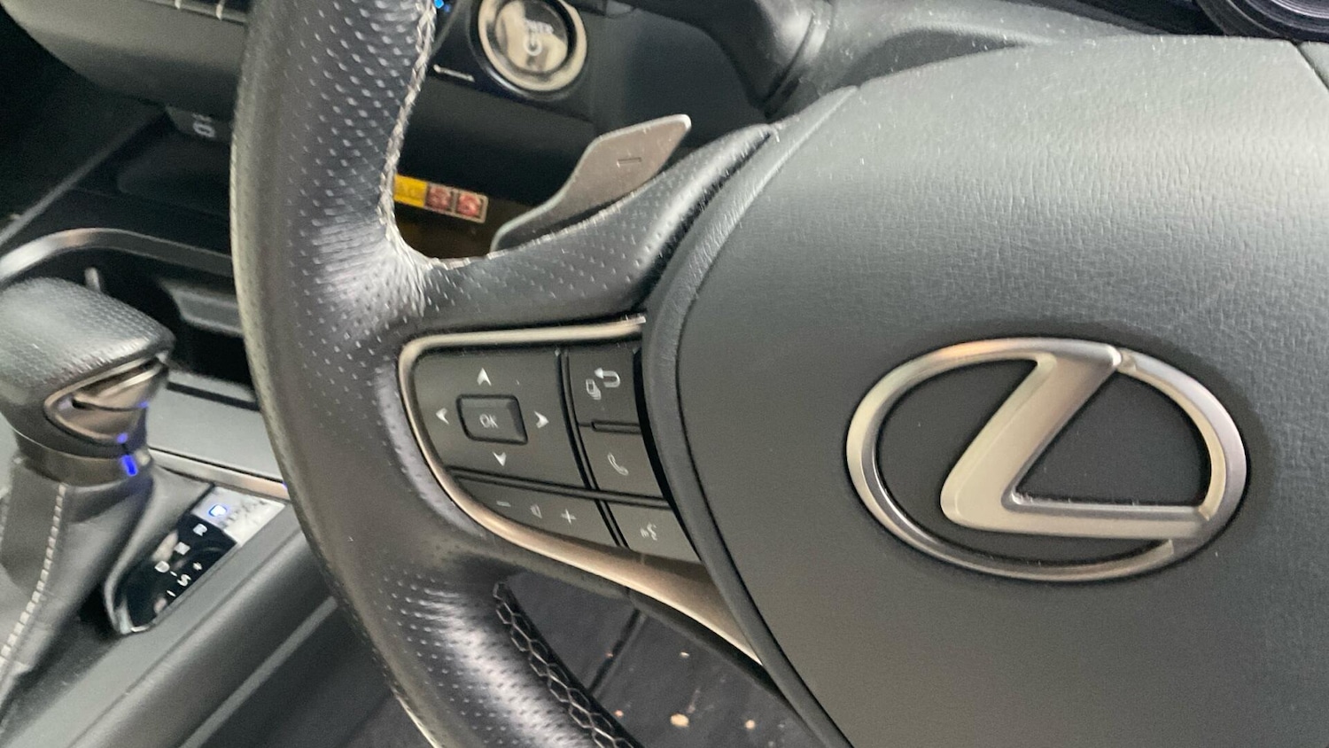 Used Lexus UX 2023 for sale - 76398588: Photo 41