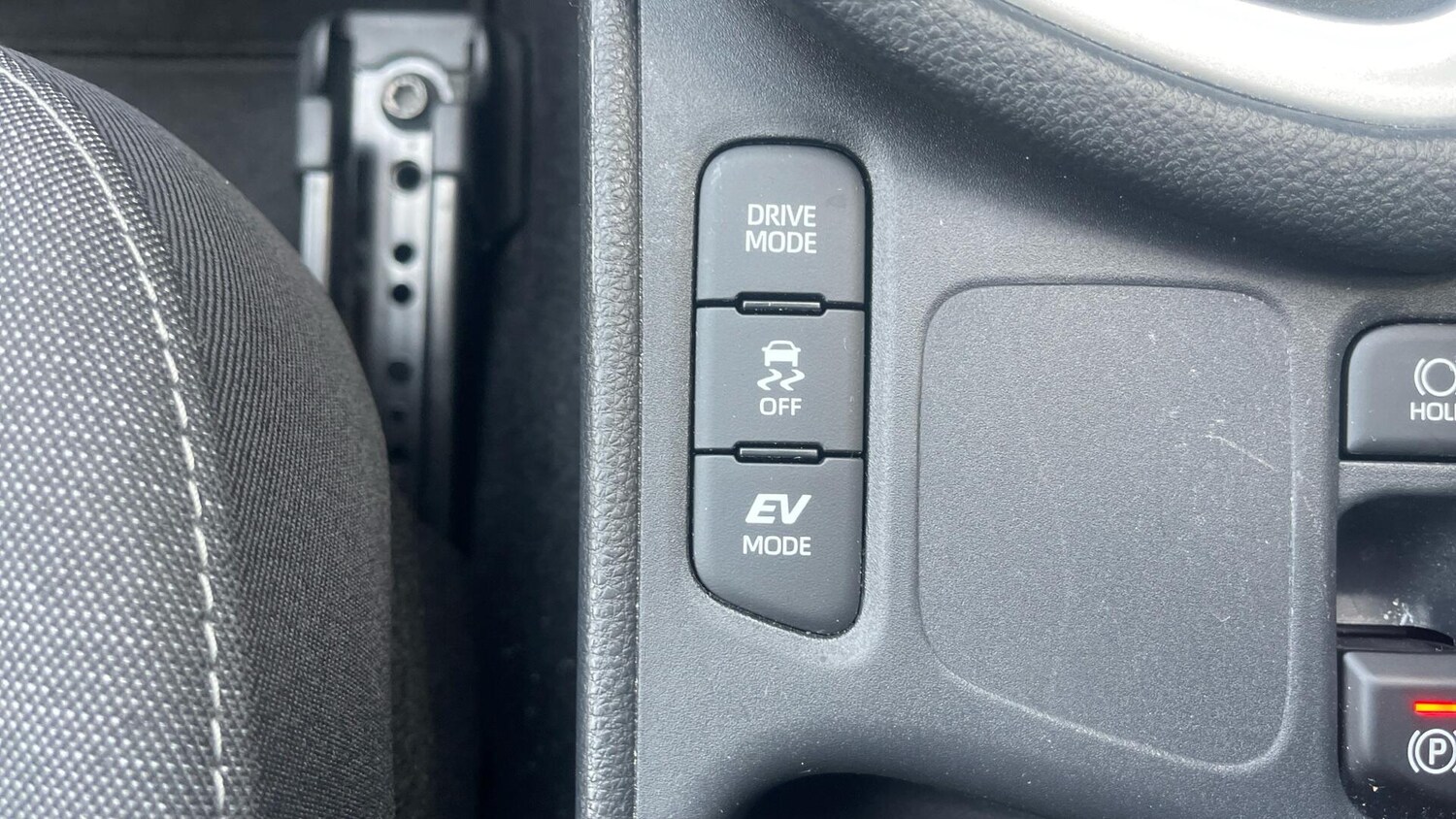 Used Toyota Yaris 2023 for sale - 76743512: Photo 41