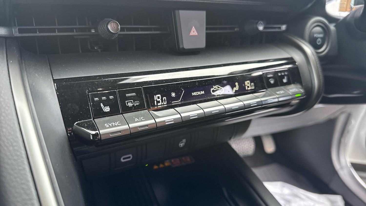 Used Toyota C-HR 2025 for sale - 77425225: Photo 32