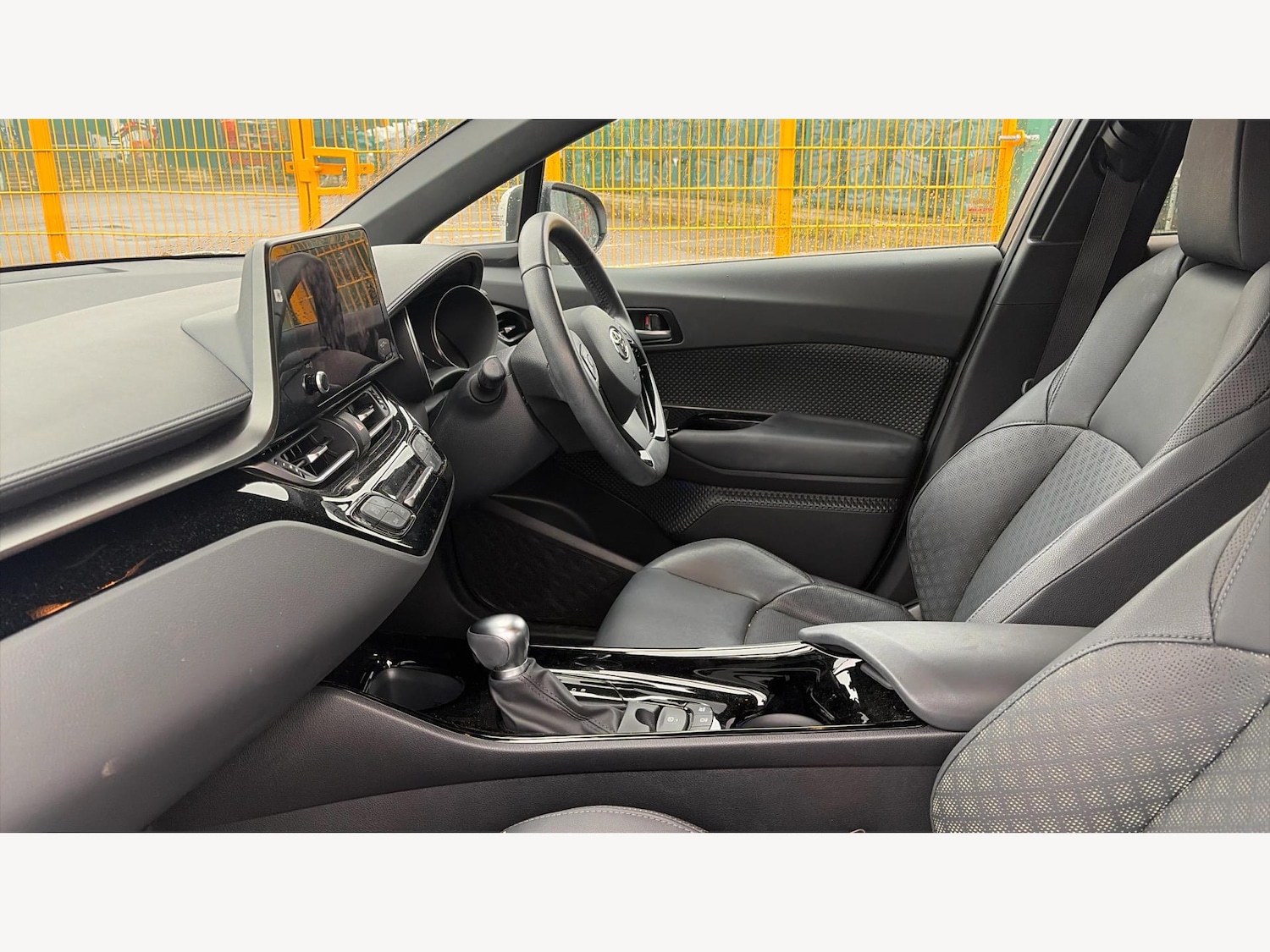 Used Toyota C-HR 2023 for sale - 76765975: Photo 12