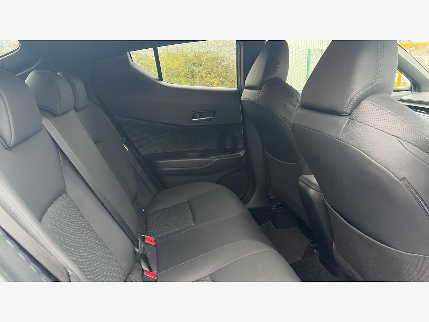 Used Toyota C-HR 2023 for sale - 76765975: Photo 14