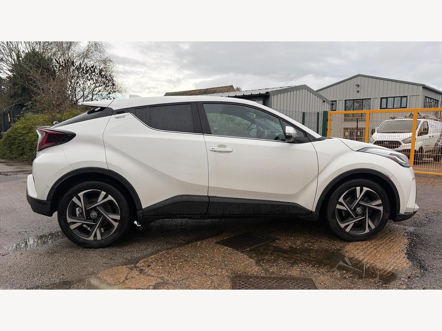 Used Toyota C-HR 2023 for sale - 76765975: Photo 18