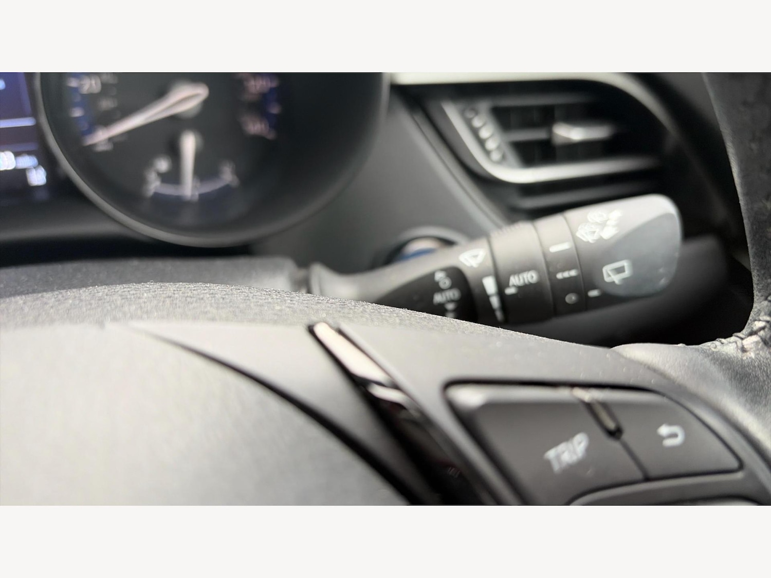 Used Toyota C-HR 2023 for sale - 76765975: Photo 24