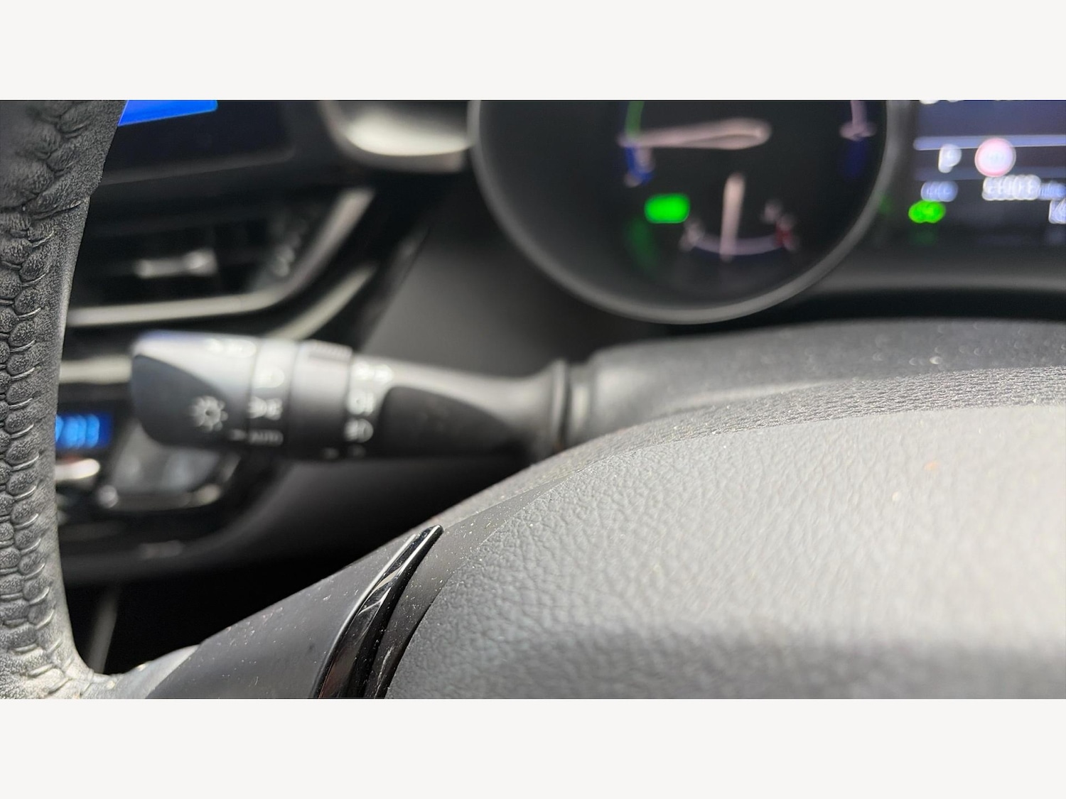 Used Toyota C-HR 2023 for sale - 76765975: Photo 25