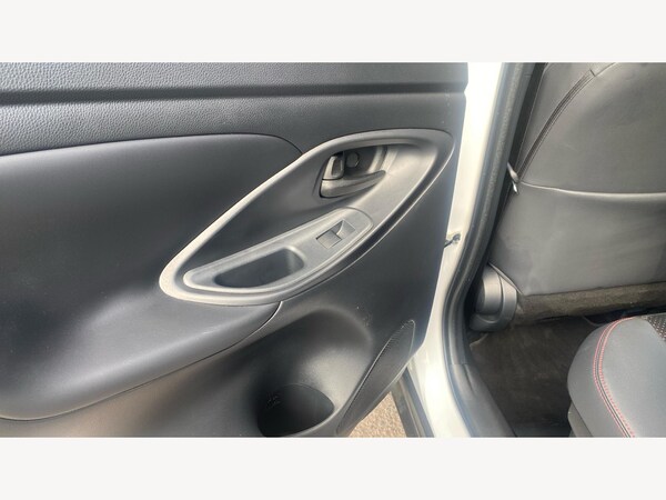 Used Toyota Yaris Cross 2024 for sale - 76199860: Photo 29