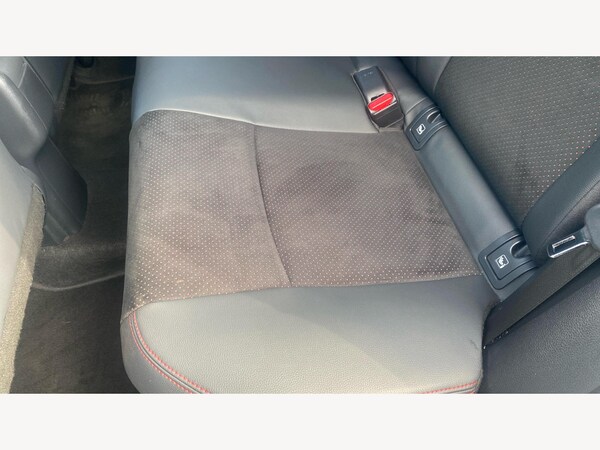 Used Toyota Yaris Cross 2024 for sale - 76199860: Photo 30