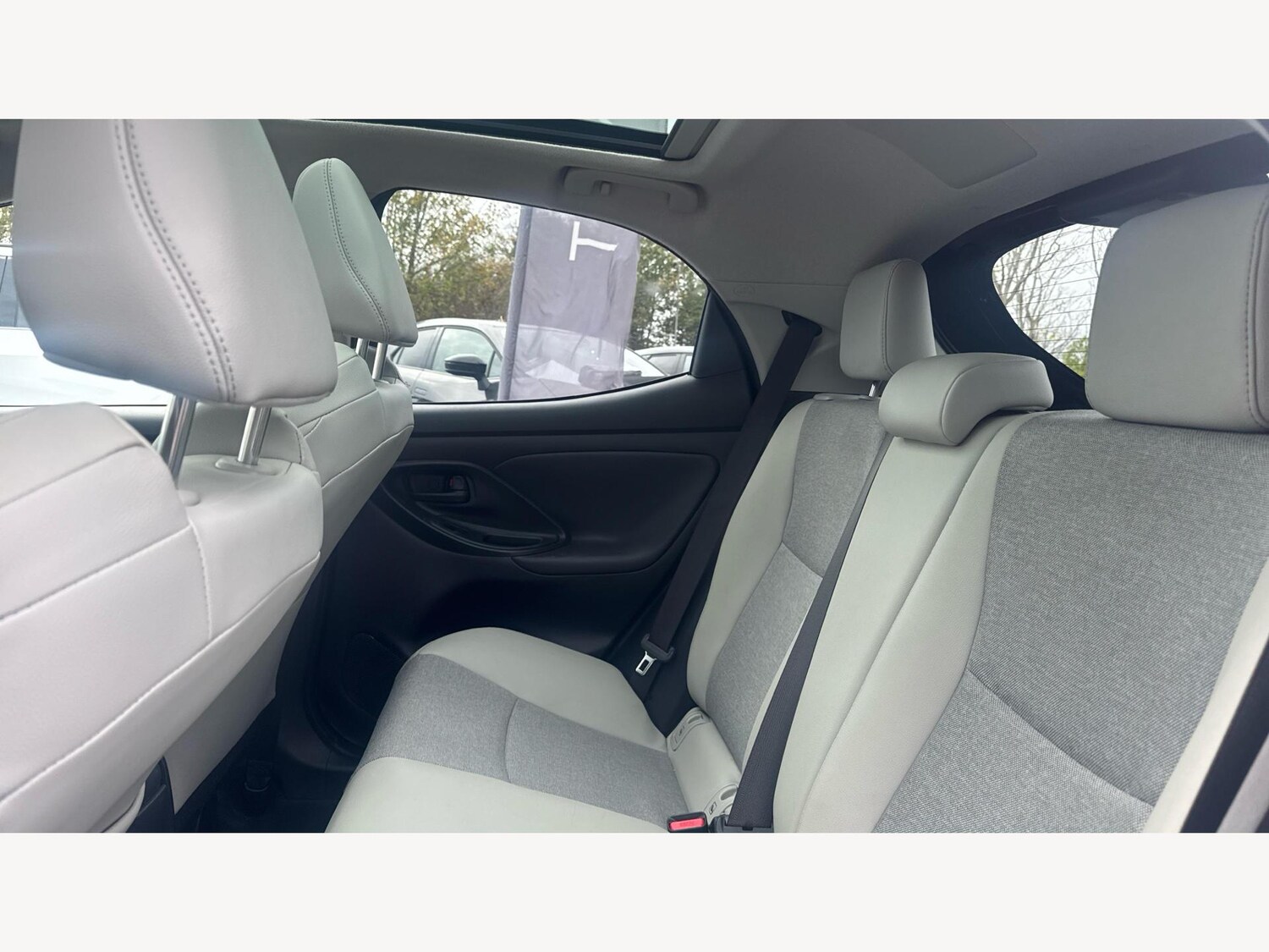 Used Toyota Yaris 2022 for sale - 76976474: Photo 15