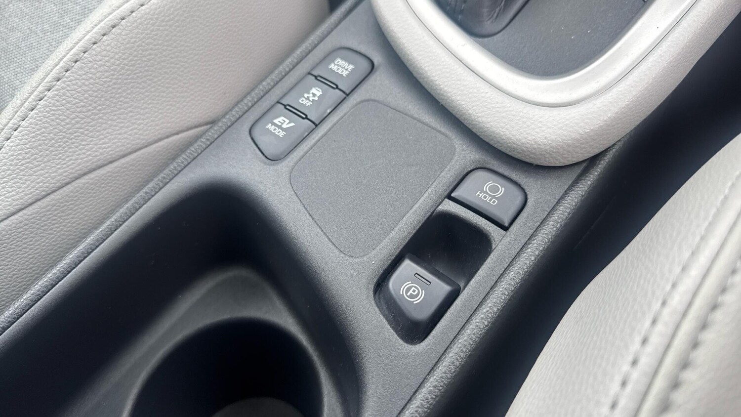 Used Toyota Yaris 2022 for sale - 76976474: Photo 38