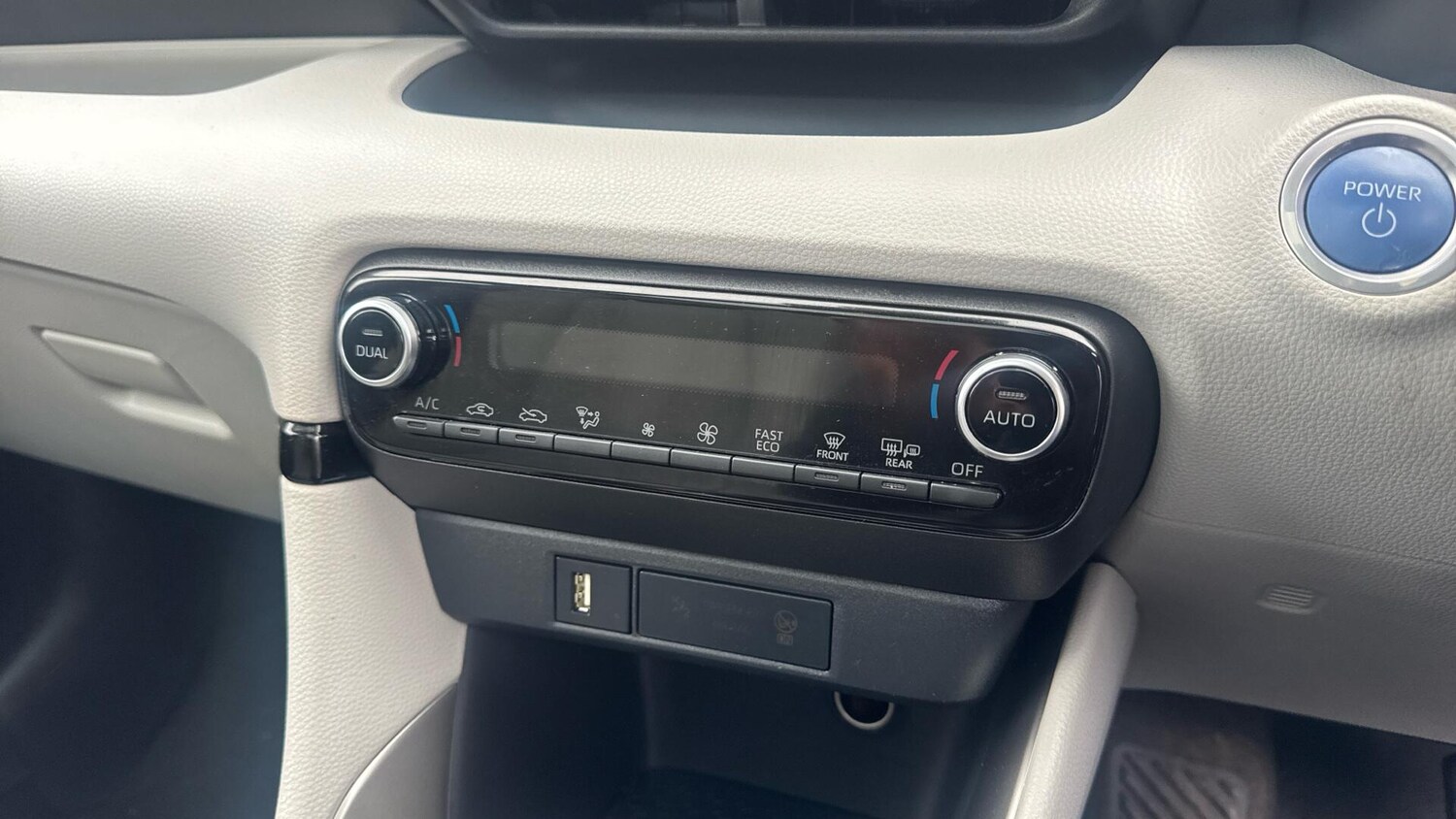 Used Toyota Yaris 2022 for sale - 76976474: Photo 40