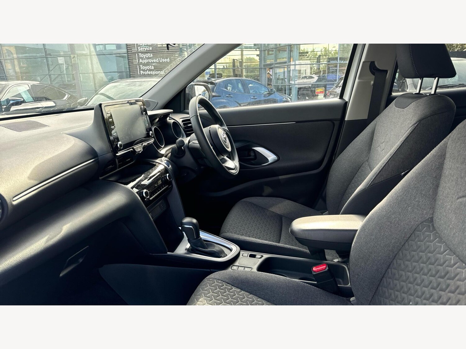 Used Toyota Yaris Cross 2024 for sale - 76108340: Photo 12