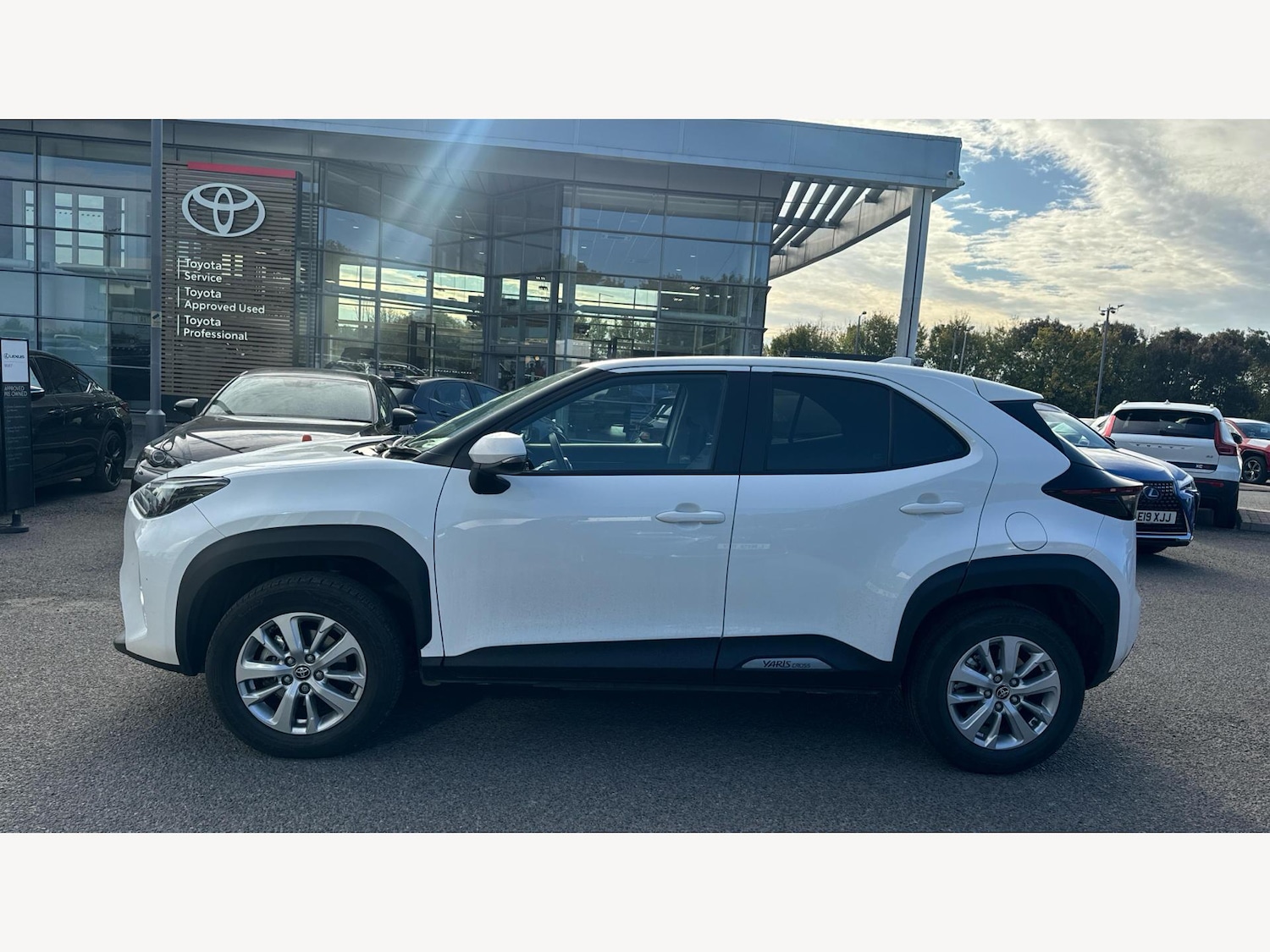 Used Toyota Yaris Cross 2024 for sale - 76108340: Photo 19