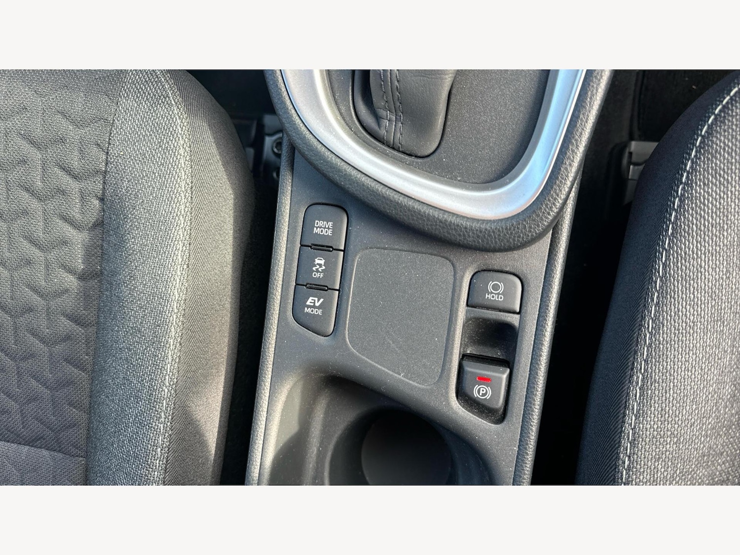 Used Toyota Yaris Cross 2024 for sale - 76108340: Photo 24