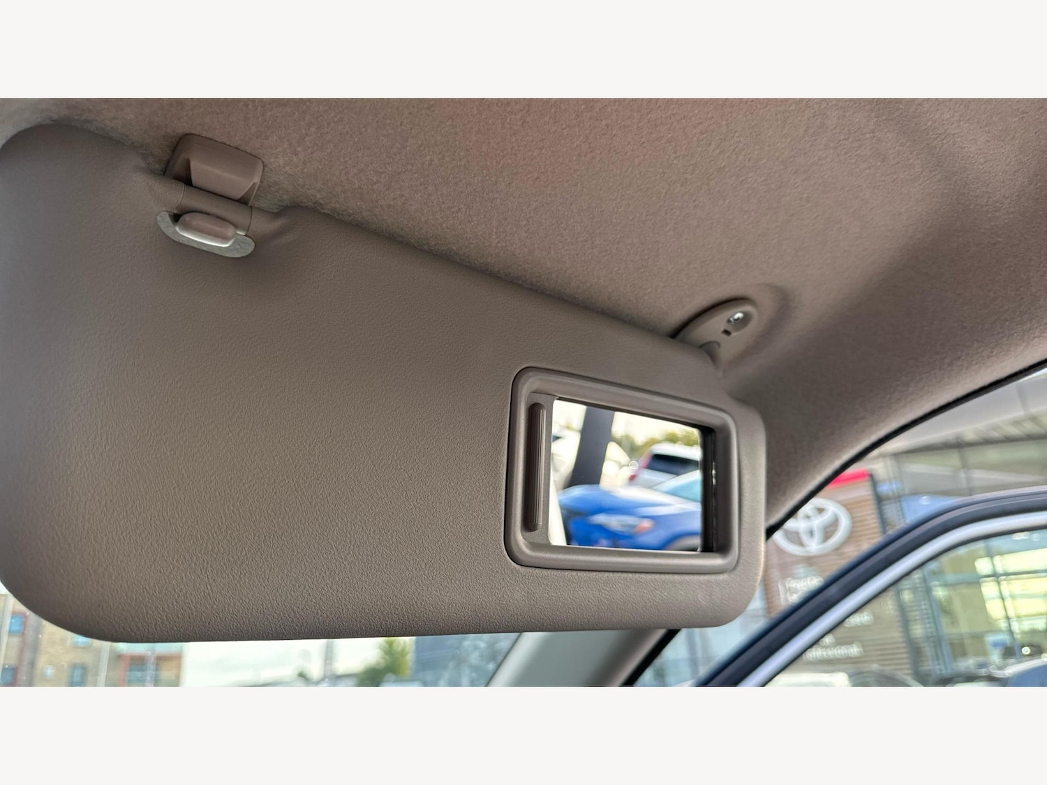 Used Toyota Yaris Cross 2024 for sale - 76108340: Photo 32