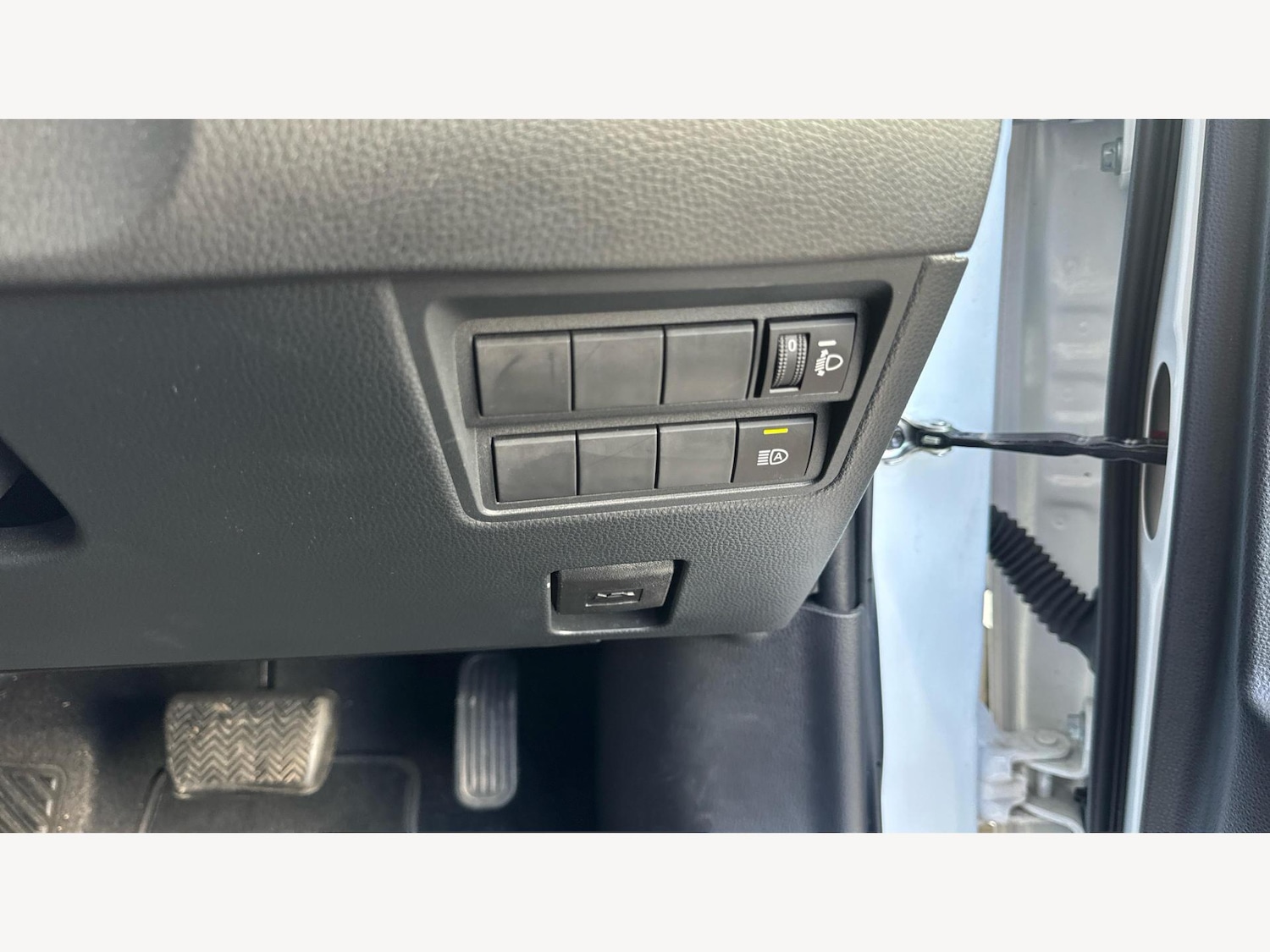 Used Toyota Yaris Cross 2024 for sale - 76108340: Photo 34