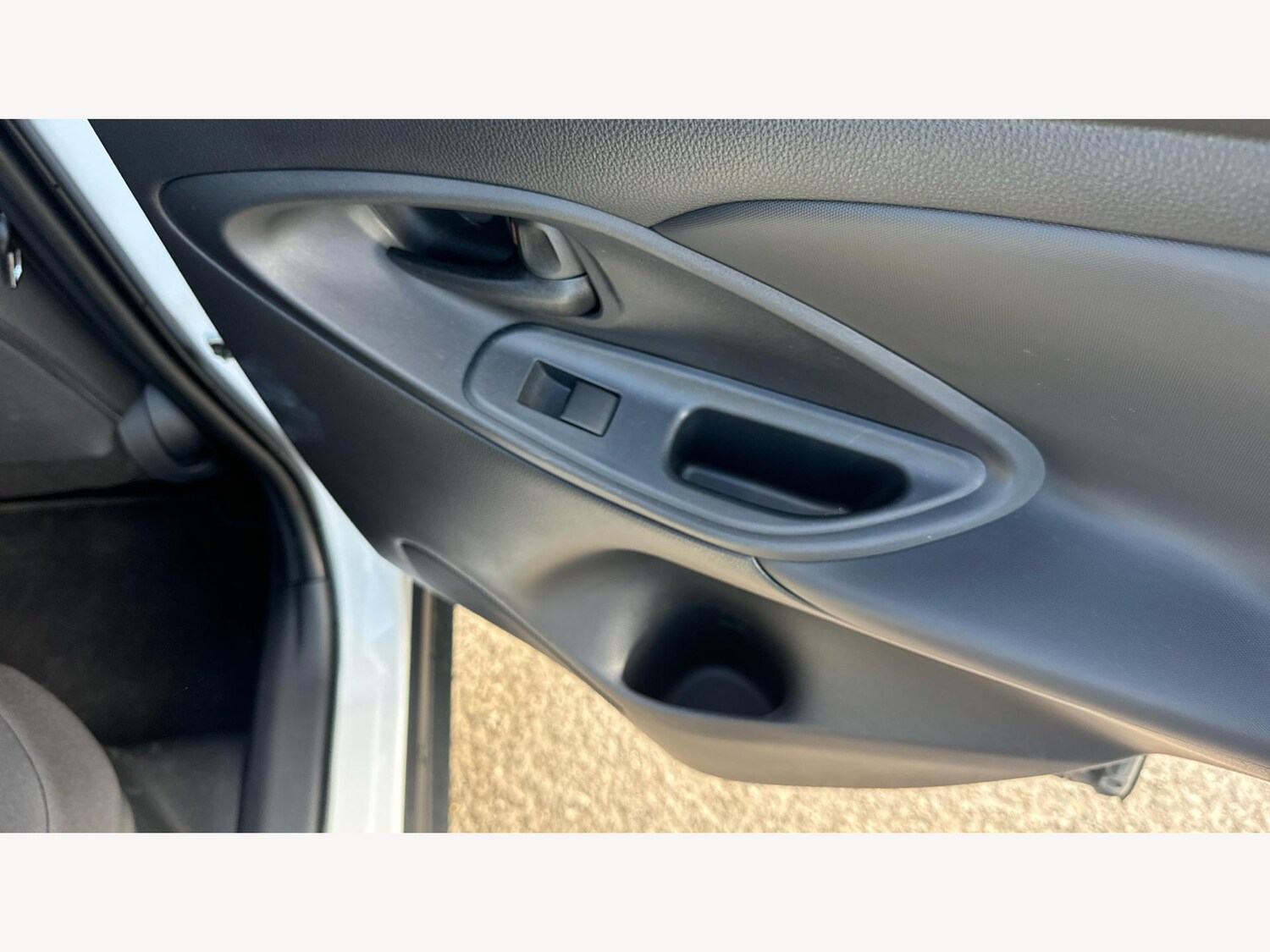 Used Toyota Yaris Cross 2024 for sale - 76108340: Photo 39