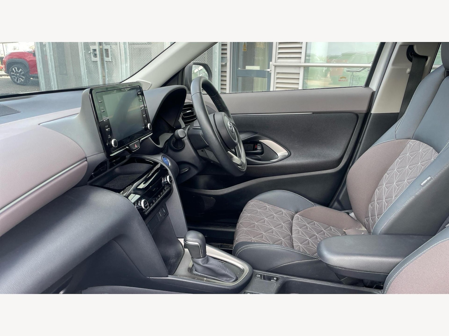 Used Toyota Yaris Cross 2023 for sale - 76398530: Photo 12