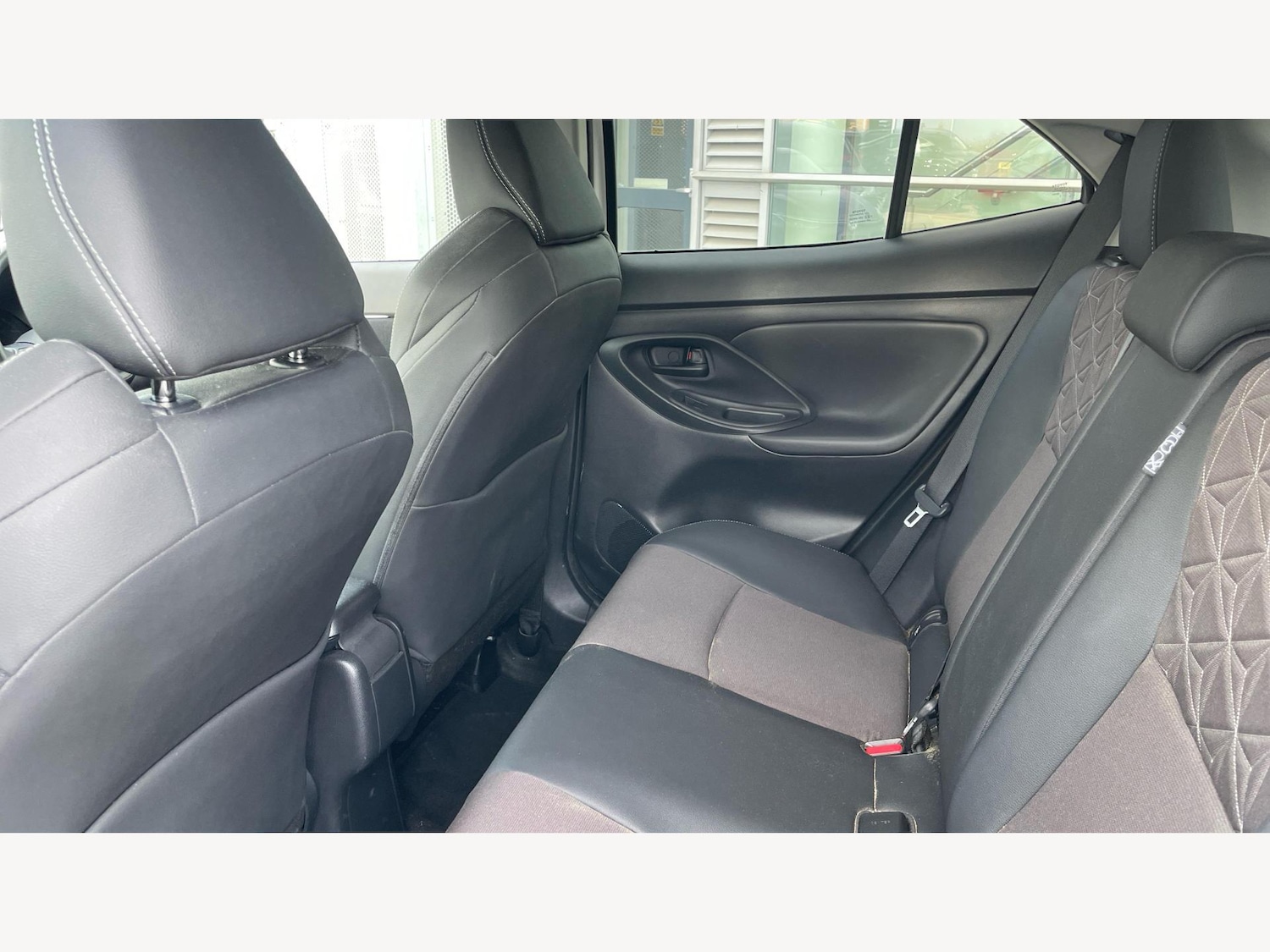 Used Toyota Yaris Cross 2023 for sale - 76398530: Photo 15