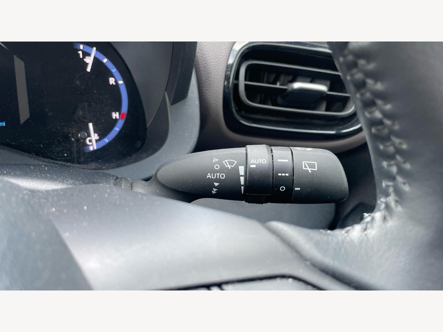 Used Toyota Yaris Cross 2023 for sale - 76398530: Photo 24