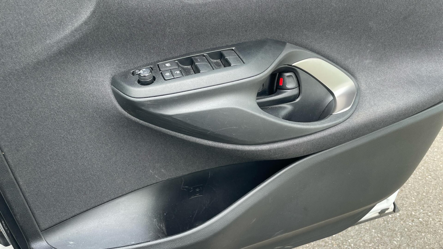 Used Toyota Yaris Cross 2023 for sale - 76398530: Photo 38