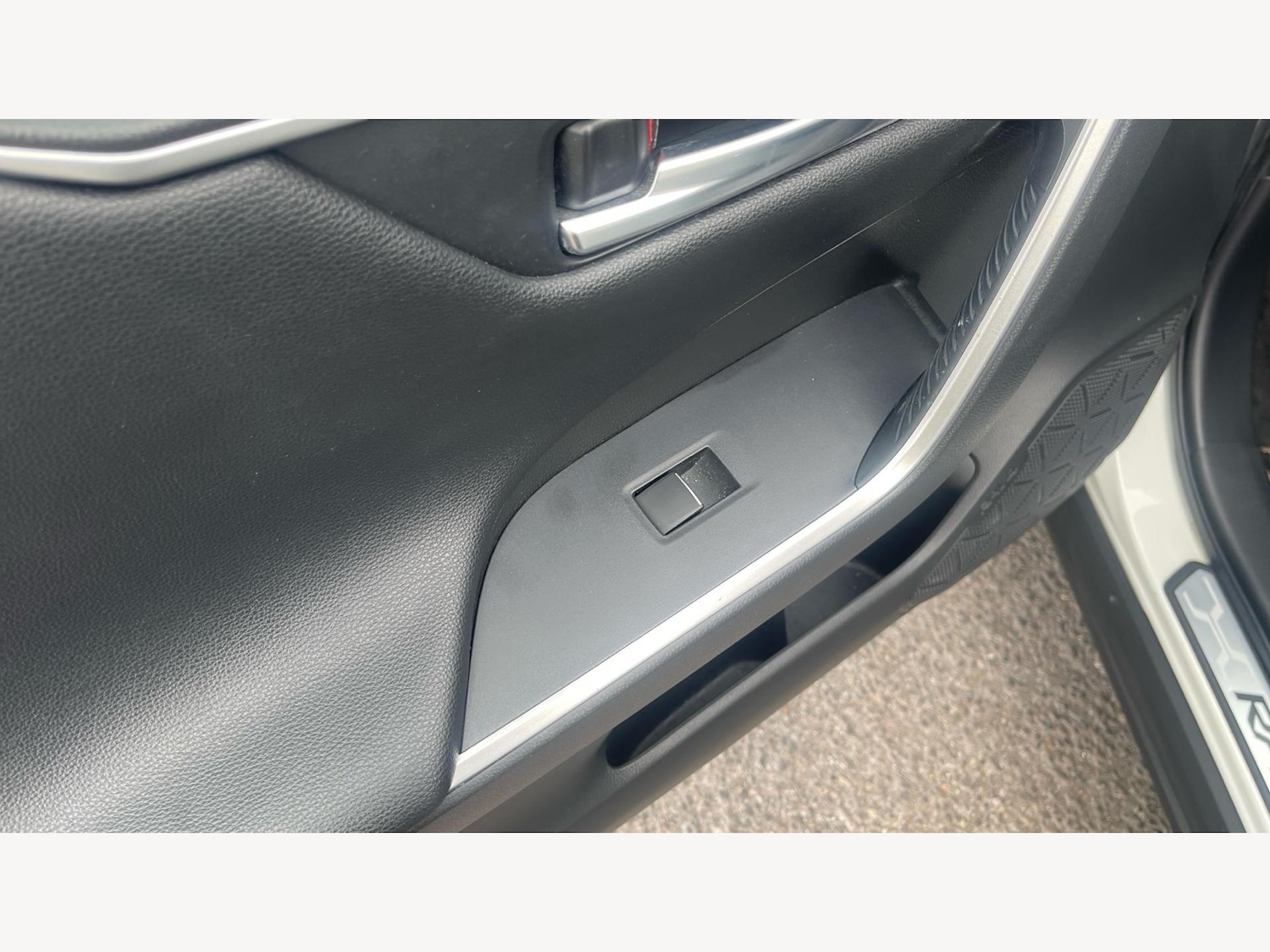 Used Toyota RAV4 2020 for sale - 76399339: Photo 32