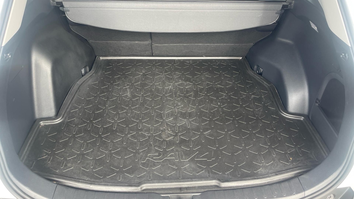 Used Toyota RAV4 2020 for sale - 76399339: Photo 35