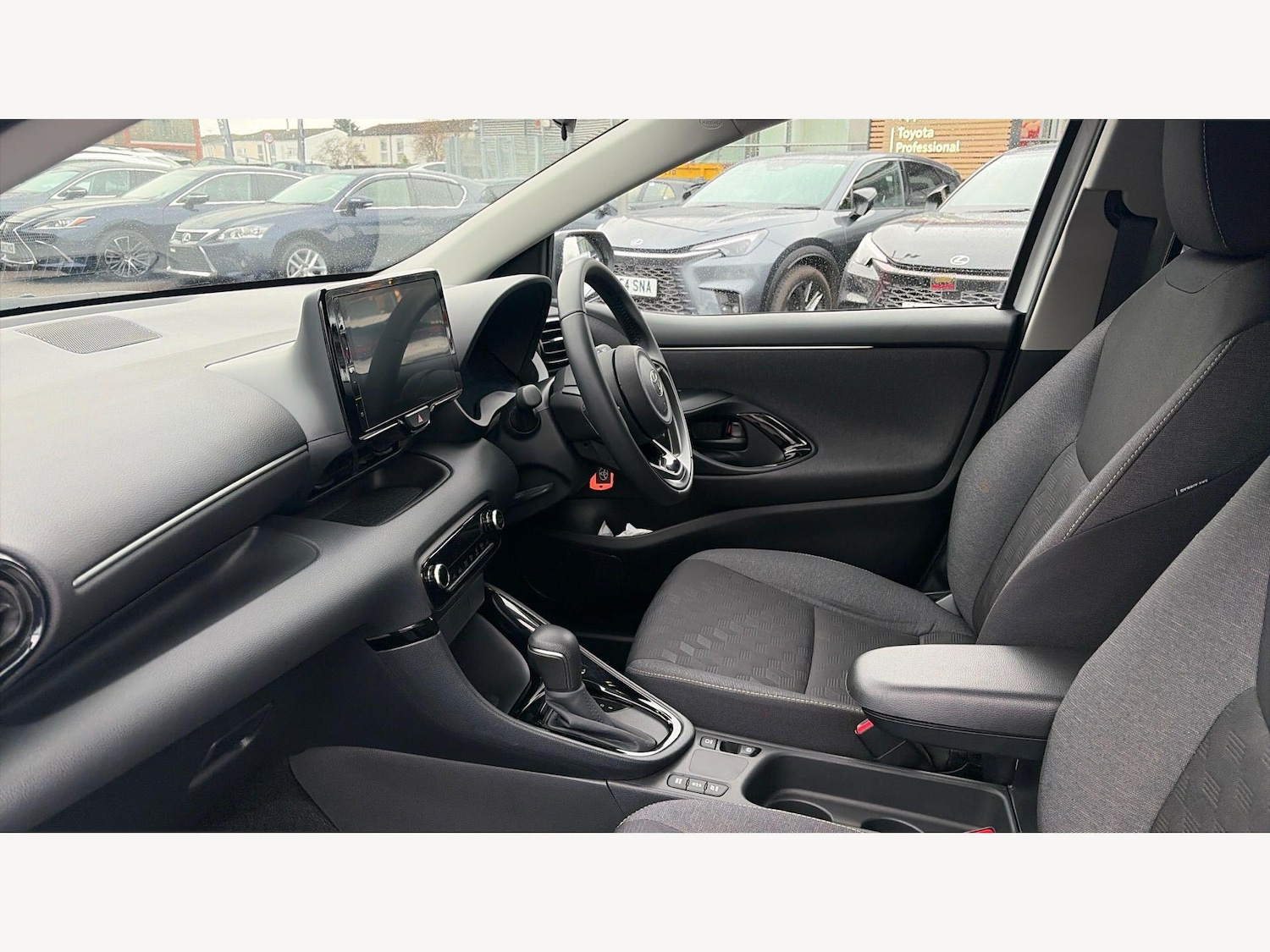 Used Toyota Yaris 2024 for sale - 78204384: Photo 12