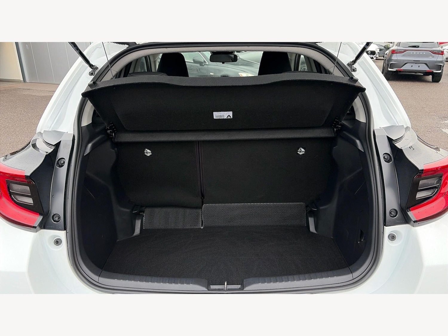 Used Toyota Yaris 2024 for sale - 78204384: Photo 16