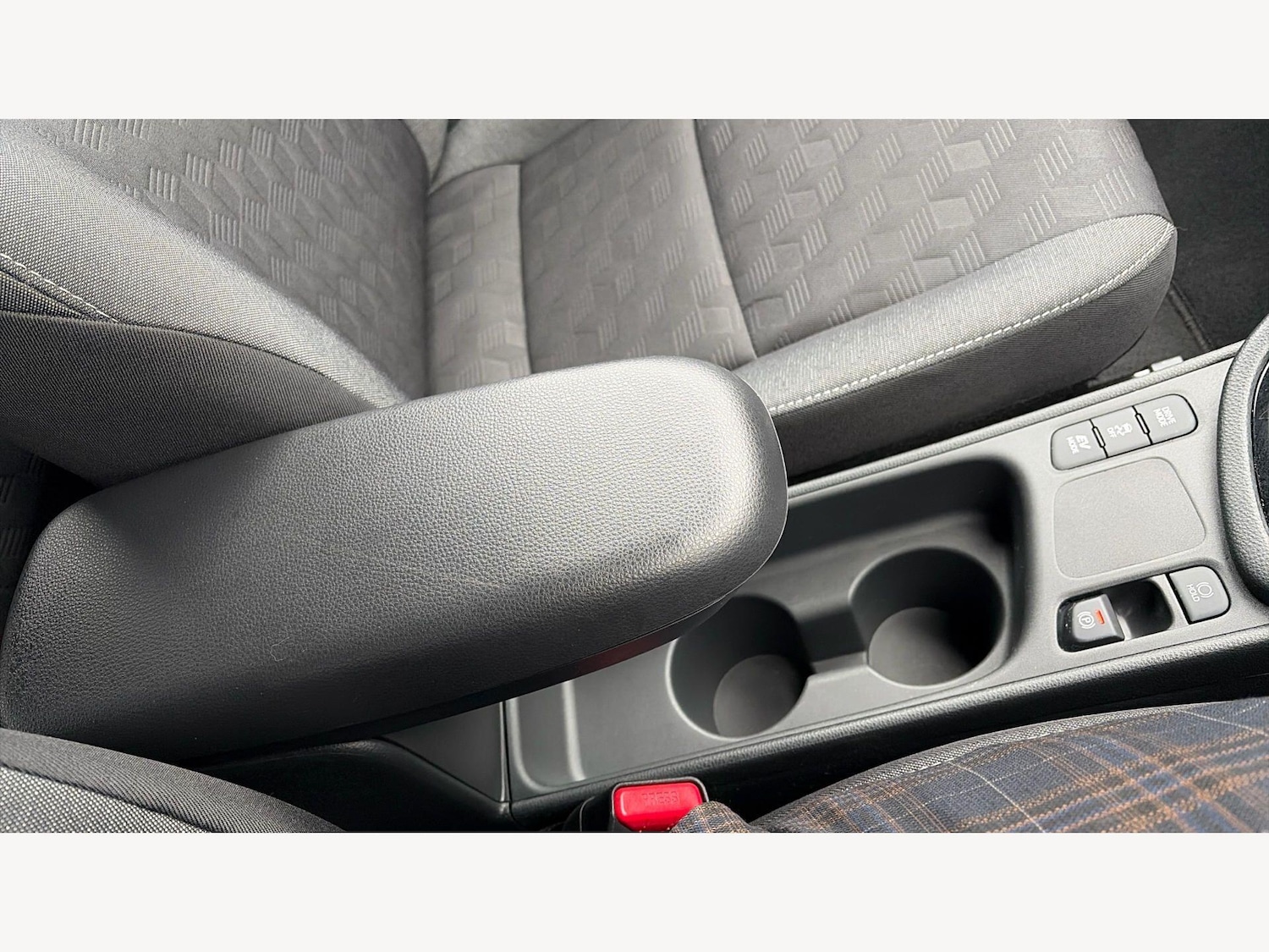 Used Toyota Yaris 2024 for sale - 78204384: Photo 29