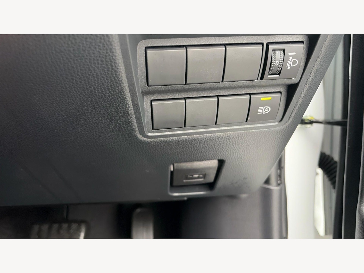 Used Toyota Yaris 2024 for sale - 78204384: Photo 35