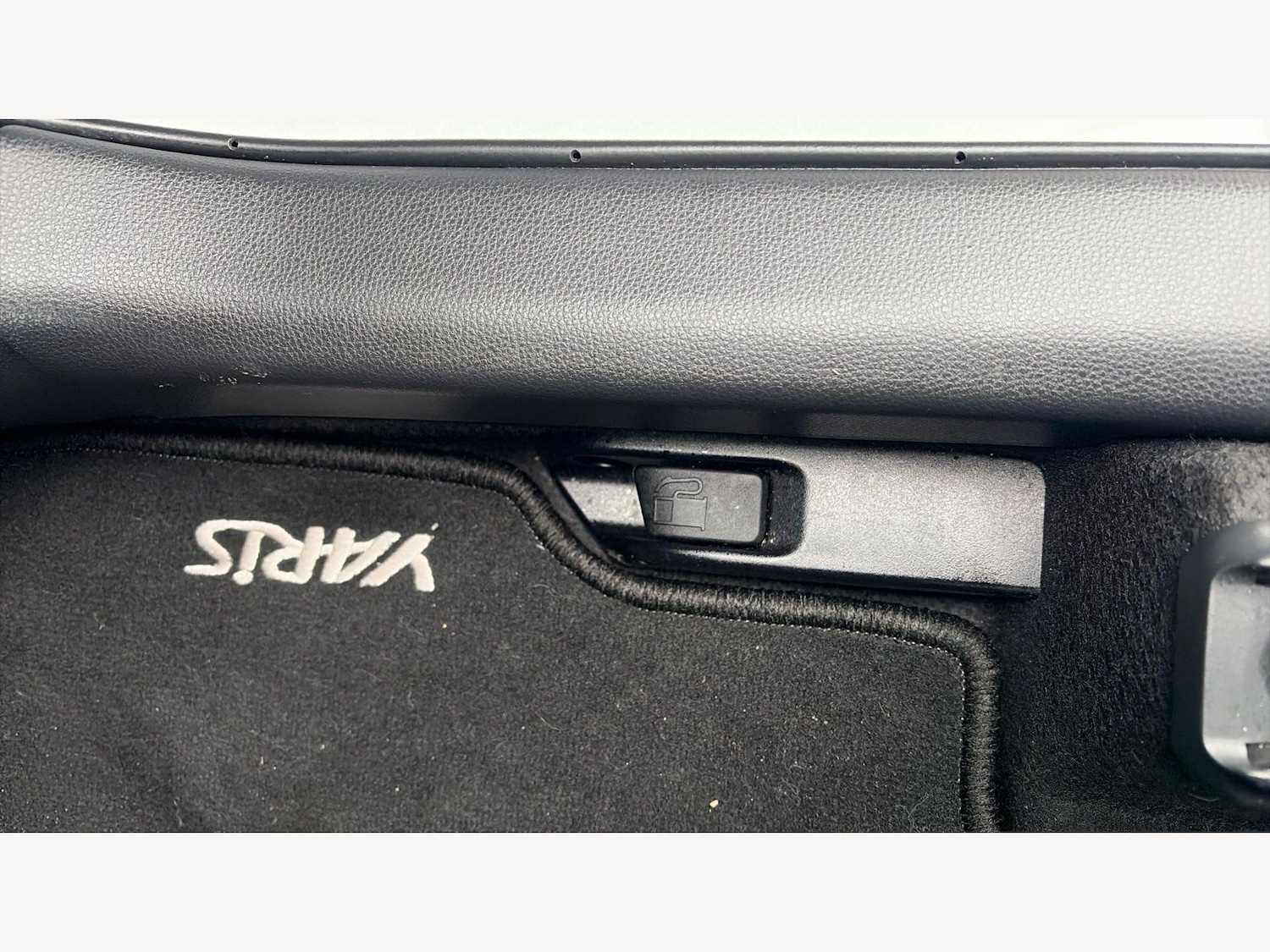 Used Toyota Yaris 2024 for sale - 78204384: Photo 36