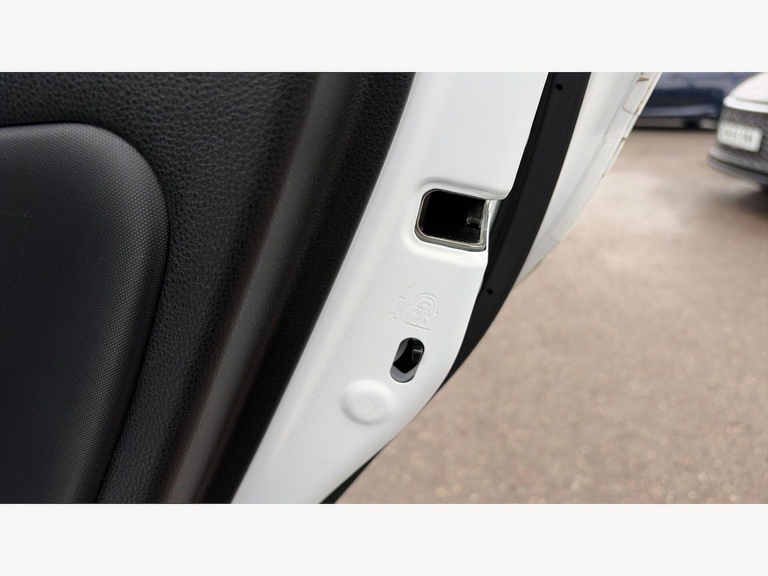 Used Toyota Yaris 2024 for sale - 78204384: Photo 40