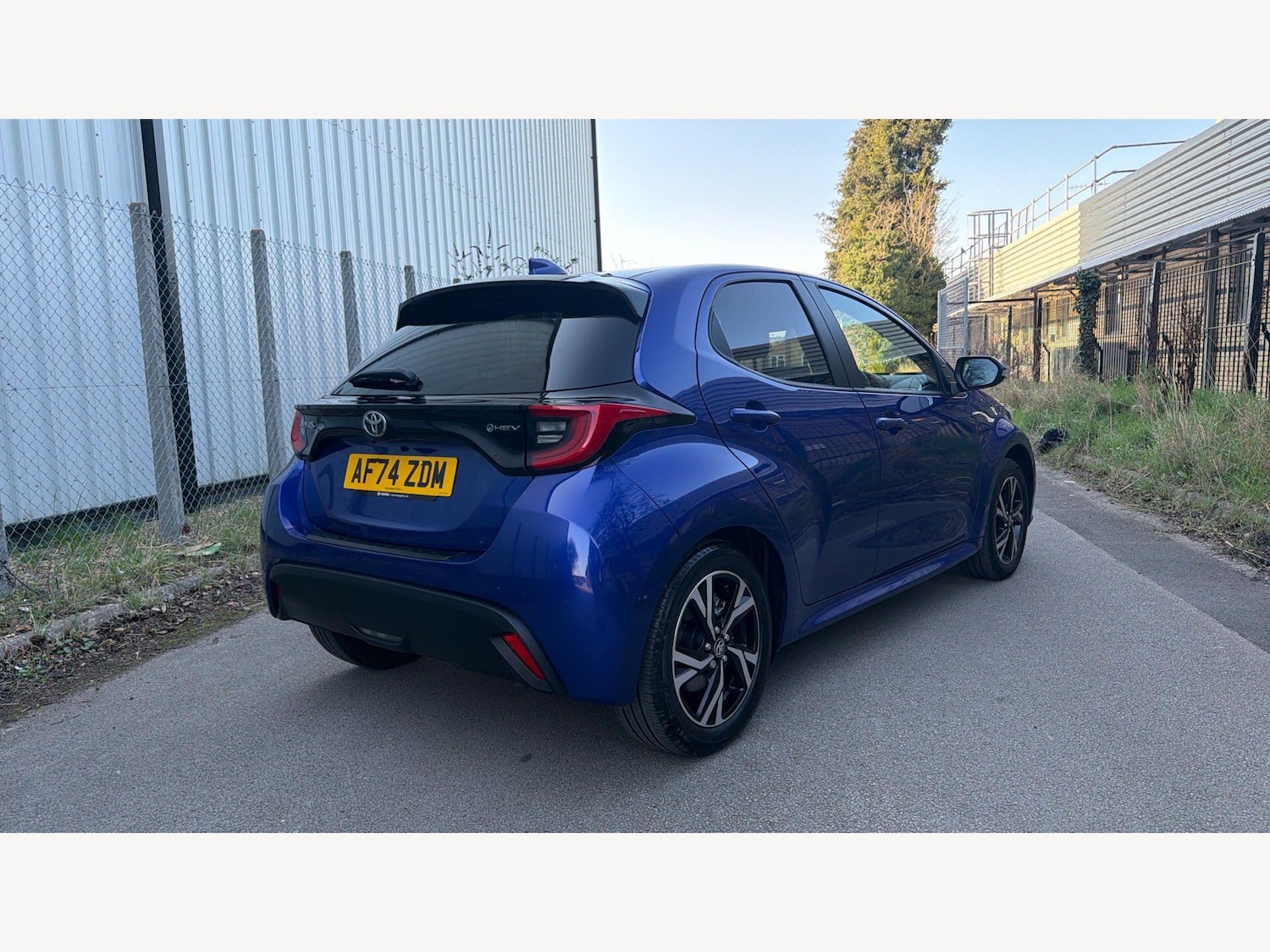 Used Toyota Yaris for sale - 77769396: Photo 2