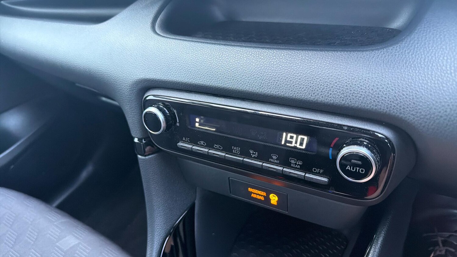 Used Toyota Yaris for sale - 77769396: Photo 38