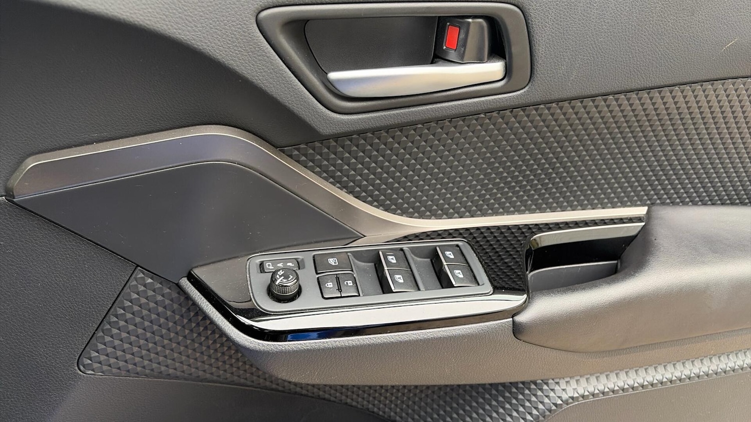 Used Toyota C-HR 2018 for sale - 78072752: Photo 35