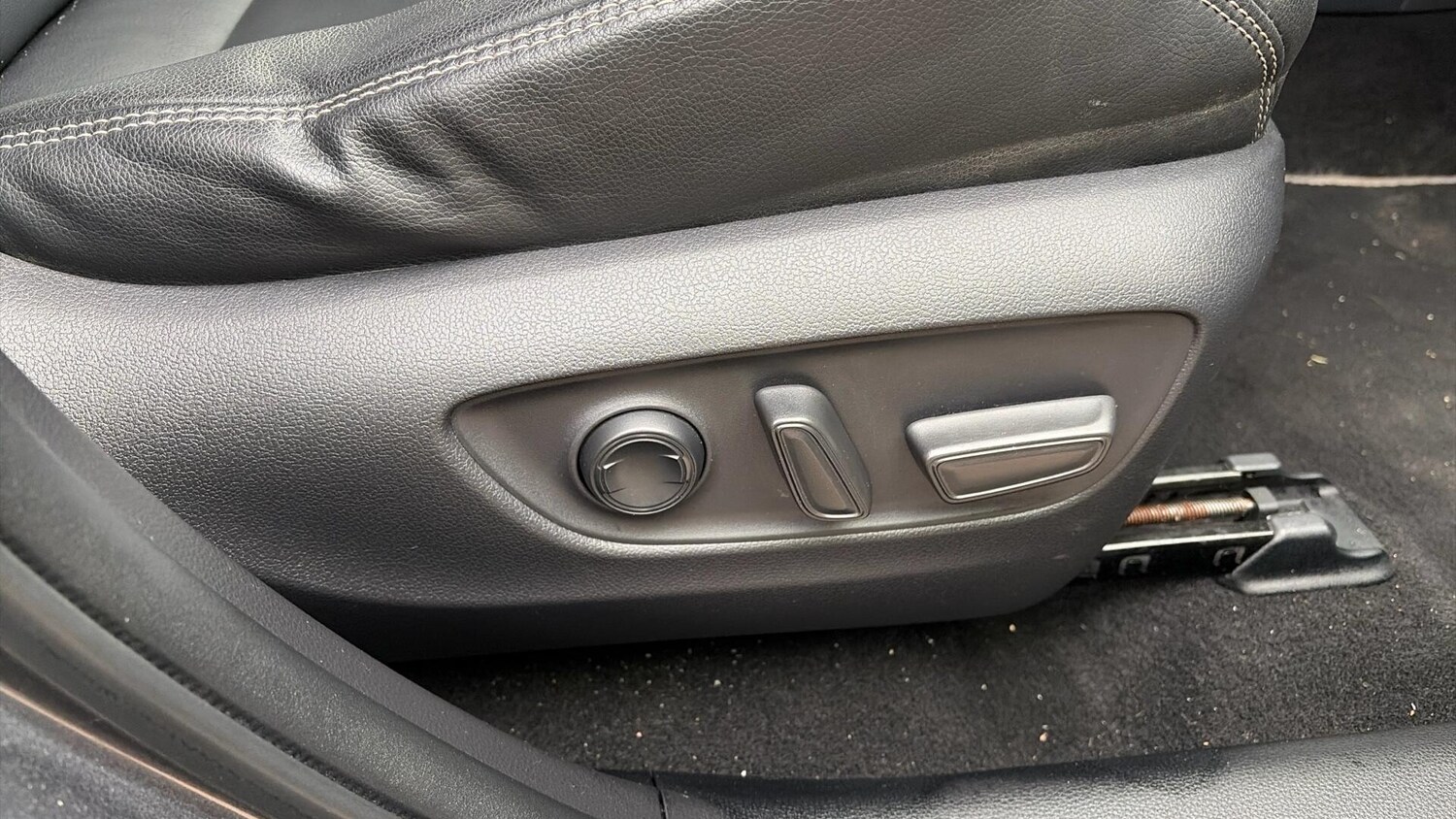 Used Toyota RAV4 2019 for sale - 77057321: Photo 37