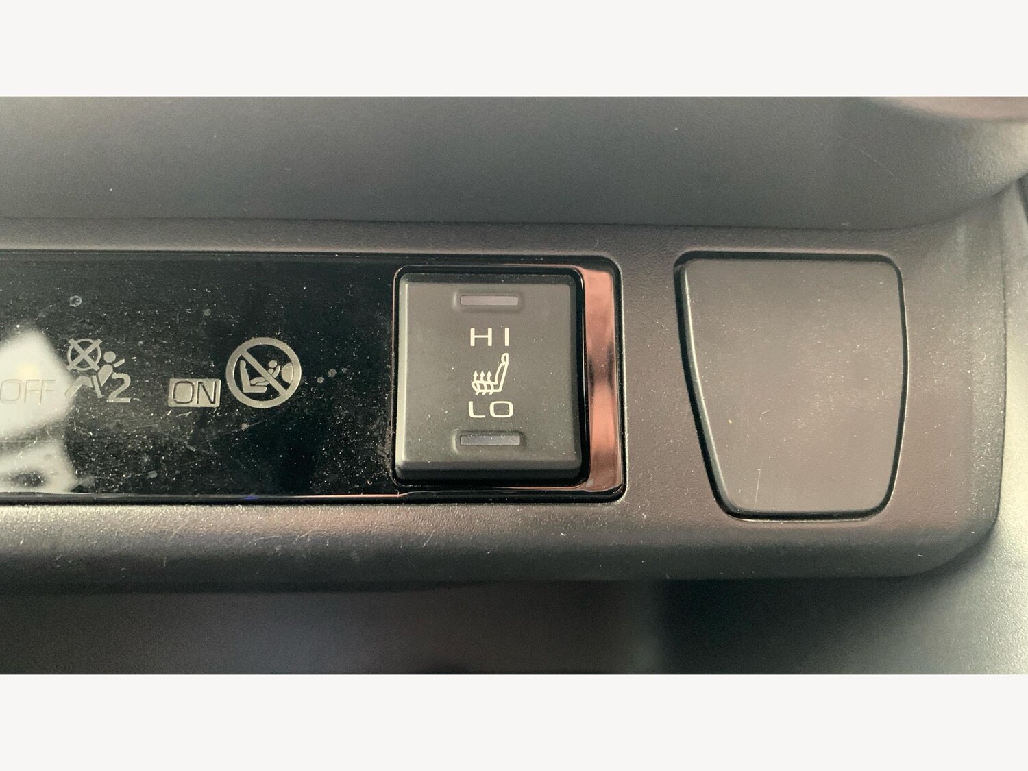 Used Toyota RAV4 2019 for sale - 76042371: Photo 32