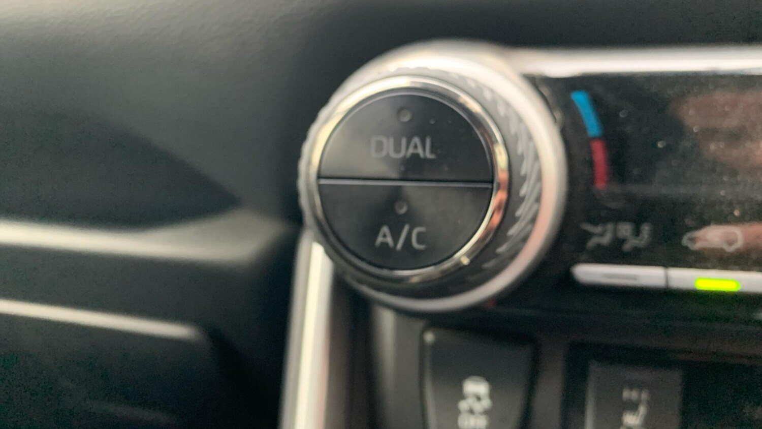 Used Toyota RAV4 2019 for sale - 76042371: Photo 36