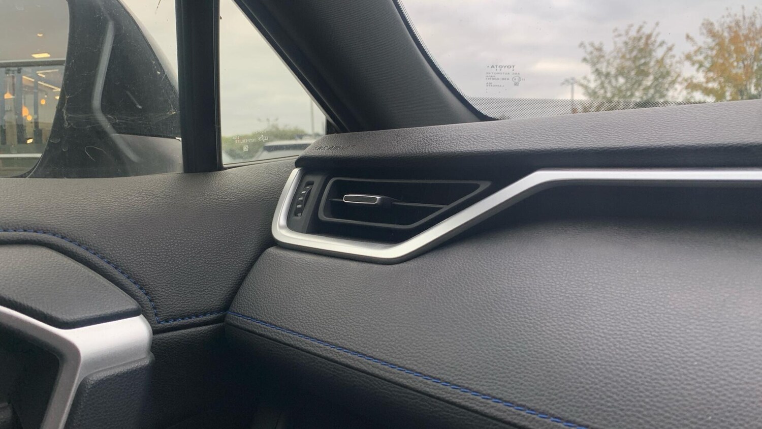 Used Toyota RAV4 2019 for sale - 76042371: Photo 37