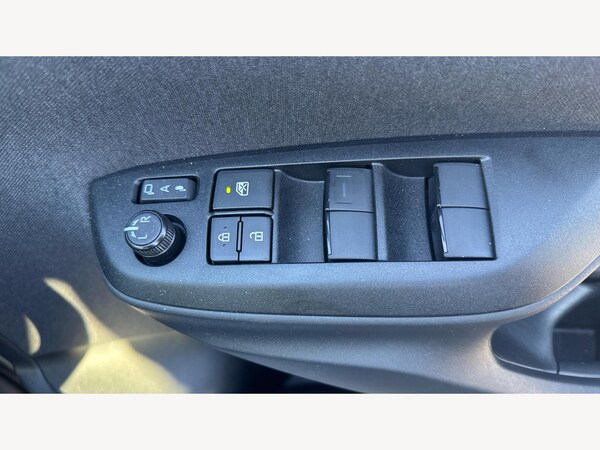 Used Toyota Yaris Cross 2024 for sale - 76227705: Photo 31