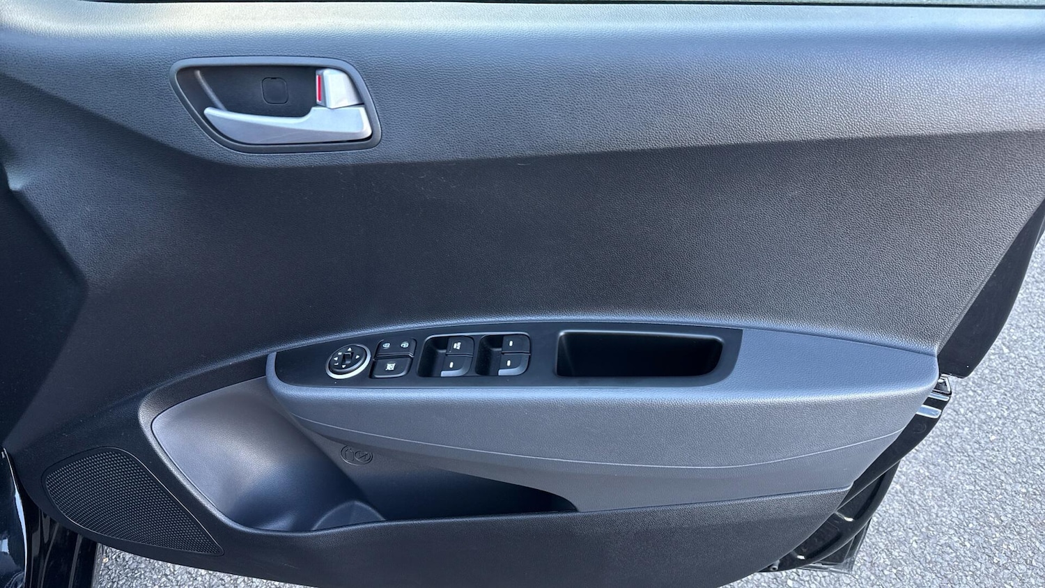 Used Hyundai i10 for sale - 78007302: Photo 33